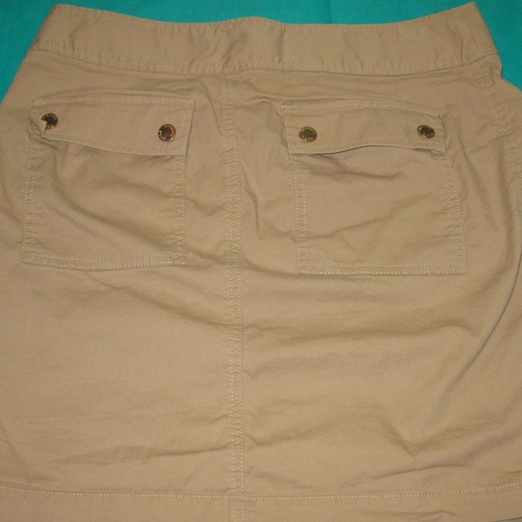 Michael Kors Khaki skirt. Size 8 - Picture 3 of 5